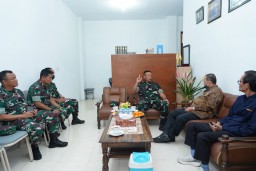 Danrem 084/BJ Berkunjung ke Universitas Merdeka Surabaya