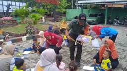 Koramil Cerme Menerima Kunjungan Siswa TK Ya Bunaiya Untuk Memperkenalkan Ruang Lingkup TNI