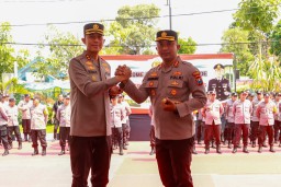 Tradisi Pedang Pora, Iringi Pisah Sambut Kapolres Jombang