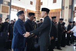 Mas Lindra, Tekankan Konsep Reward Punishment