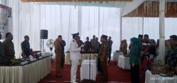 Kades Mejoyolosari Supaat, Lantik dan Ambil Sumpah Janji Perangkat Desa Baru