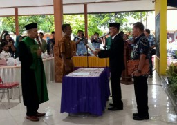 Warsono Kades Watutulis, Lantik Kepala Dusun Sekelor di Pendopo Balai Desa