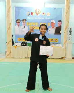 Vidia Sabet Tropi Kejuaraan Pencak Silat, Bupati Cup II