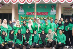 Jumat Bangkit, Pantau Skrining Kesehatan Diawali Dengan Senam Bersama