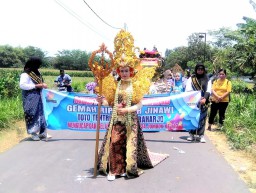 Pemdes Jombok, Gelar Pawai Budaya Peringati Sedekah Desa 