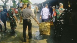 Koramil 1902/Plered bersama Warga dan Muspika Menggelar Karya Bakti