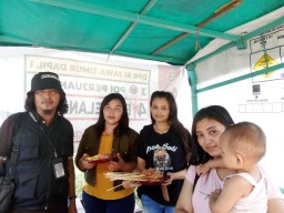 Fatimah Raup Untung 1 Juta, Jualan Sempol Olahan Daging Ayam dan Sapi
