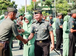 Letkol Czi Arif Rahman Hakim Pimpin Upacara Kenaikan Pangkat 34 Prajurit Kodim Bojonegoro