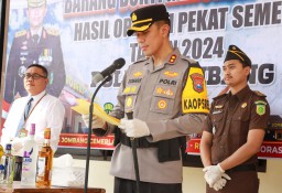 Polres Jombang Bersama Forkopimda Musnahkan 4500 Botol Miras