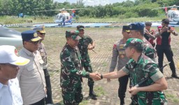 Panglima TNI bersama Kapolri di Pos Pol Terpadu Cikopo Tinjau Arus Balik 2024