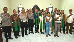 Giat Minggu Kasih Polres Jombang Sambangi Jemaat GKJW Mutersari Bareng