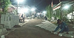 Pemdes Kepunten Tutup Mata Bos Pentol Paving Jalan Lingkungan Gunakan Uang Pribadi
