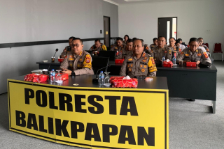 Kapolresta Balikpapan Hadiri Rakor Ops Lilin Nataru 2024/2025 Secara Daring Yang Dipimpin Kapolri 