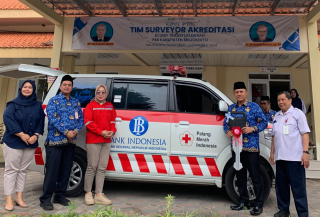 Bank Indonesia Berikan Ambulans ke PMI Mojokerto, Dukung Layanan Kesehatan
