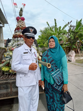 Melestarikan Tradisi Leluhur, Desa Sadartengah Gelar Kirab Gunungan