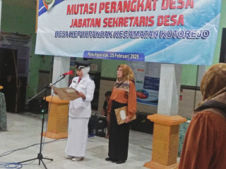 Kepala Desa Kepuhpandak Lantik Sekretaris Desa Baru