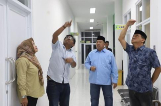Bupati Jombang Tinjau Puskesmas Perak, Perintahkan Perbaikan Atap untuk Jaminan Pelayanan Kesehatan