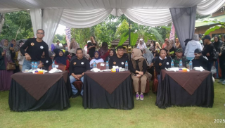 Babinsa Dukung Festival Nasi Krawu di Gresik, Sinergi TNI dan Masyarakat untuk Melestarikan Budaya Lokal