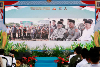 Irwasum Polri Tanam Jagung Serentak di Tebuireng, Dukung Program 1 Juta Hektare