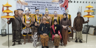 Meriah, Kirab Tumpeng Ke-4 Desa Badang Warnai HUT RI ke-80