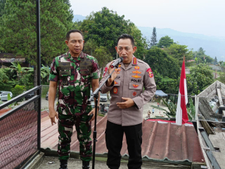 Kapolri: TNI-Polri Ambil Langkah Tegas Atasi Aksi Anarkis