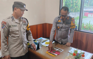 Warga Poso Serahkan Puluhan Amunisi Temuan ke Polisi