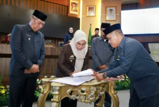 Bupati Barru dan DPRD Tandatangani Nota Kesepakatan Perubahan KUA-PPAS 2025