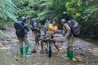 Satgas Madago Raya Intensifkan Patroli Pegunungan Poso–Parigi, Pastikan Keamanan dan Kenyamanan Warga