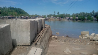 Pembangunan Jembatan Dinopi–Salu Kembali Dilanjutkan, Target Rampung Akhir Desember