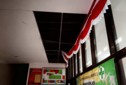 Plafon Puskesmas Lambunu II Ambruk, Ruang Inap Berlubang