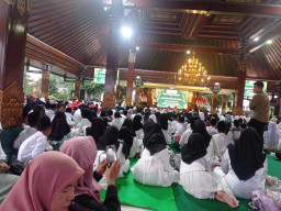 BAZNAS Mojokerto Santuni 1.500 Anak Yatim, “Sewu Ati Sewu Dungo” Gaungkan Kepedulian Ramadan