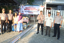 Sambut HUT Bhayangkara ke-80, Polres Gresik Bedah Rumah Purnawirawan Polri
