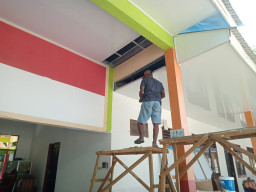 Proyek Revitalisasi SMPN 2 Sigi Disorot, Pekerja Diduga Bekerja Tanpa APD