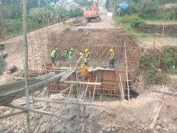 Proyek Pelebaran Jembatan Trawas–Belik Rp1,67 M Mulai Dikerjakan