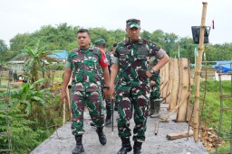 Komadan Korem 084/BJ Meninjau Perkembangan Pekerjaan Sasaran Fisik TMMD Kodim 0826/Pamekasan