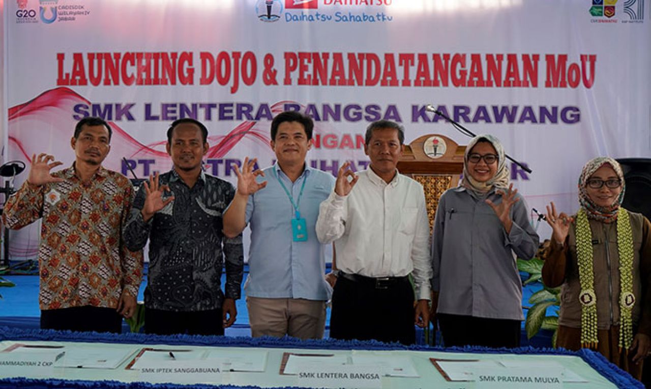 PT Astra Daihatsu Motor (ADM) bersama pemerintah Kabupaten Karawang meresmikan fasilitas Dojo