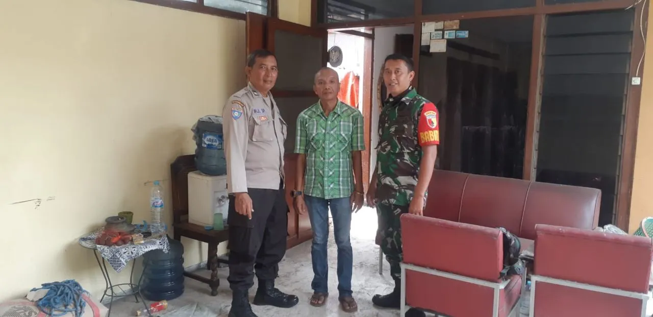 Babinsa dan Babinkamtibmas, Bantu Perbaikan Rumah Warga