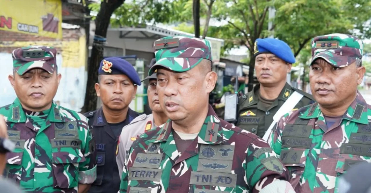 Danrem 084/BJ, Tinjau Lokasi Terdampak Banjir Di Gresik