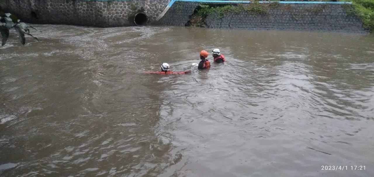 Bocah Enam Tahun, Hanyut Di Dam Ndayu