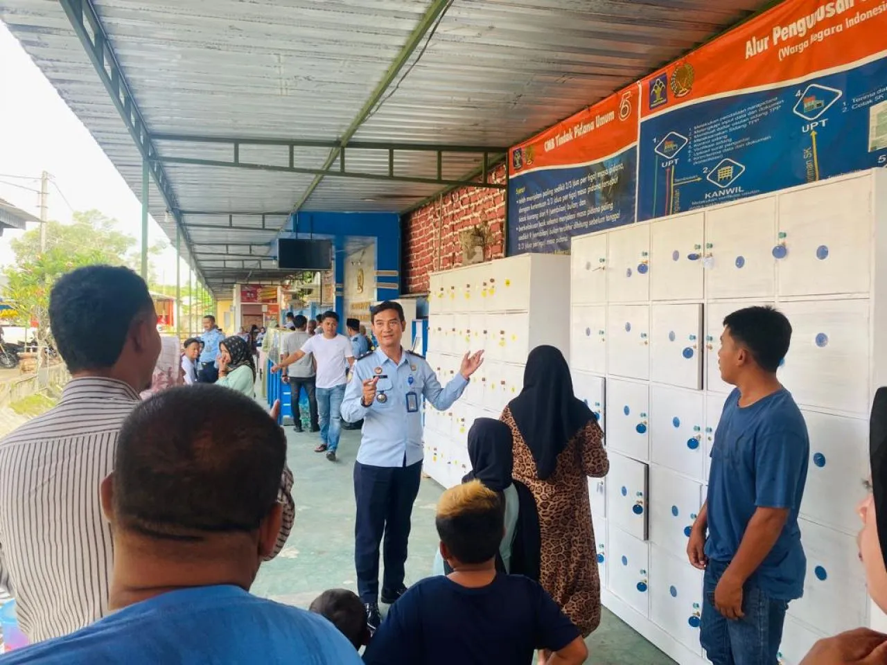 Suasana Haru dan Bahagia, Warnai Ruang Kunjungan