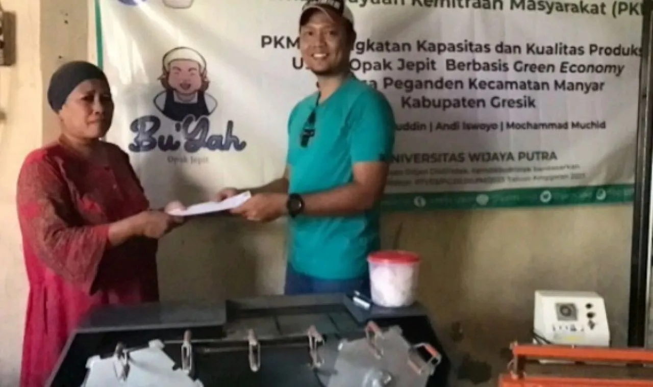 Inovasi Dosen FEB UWP, Bantu UMKM Tingkatkan Produksi Opak Jepit