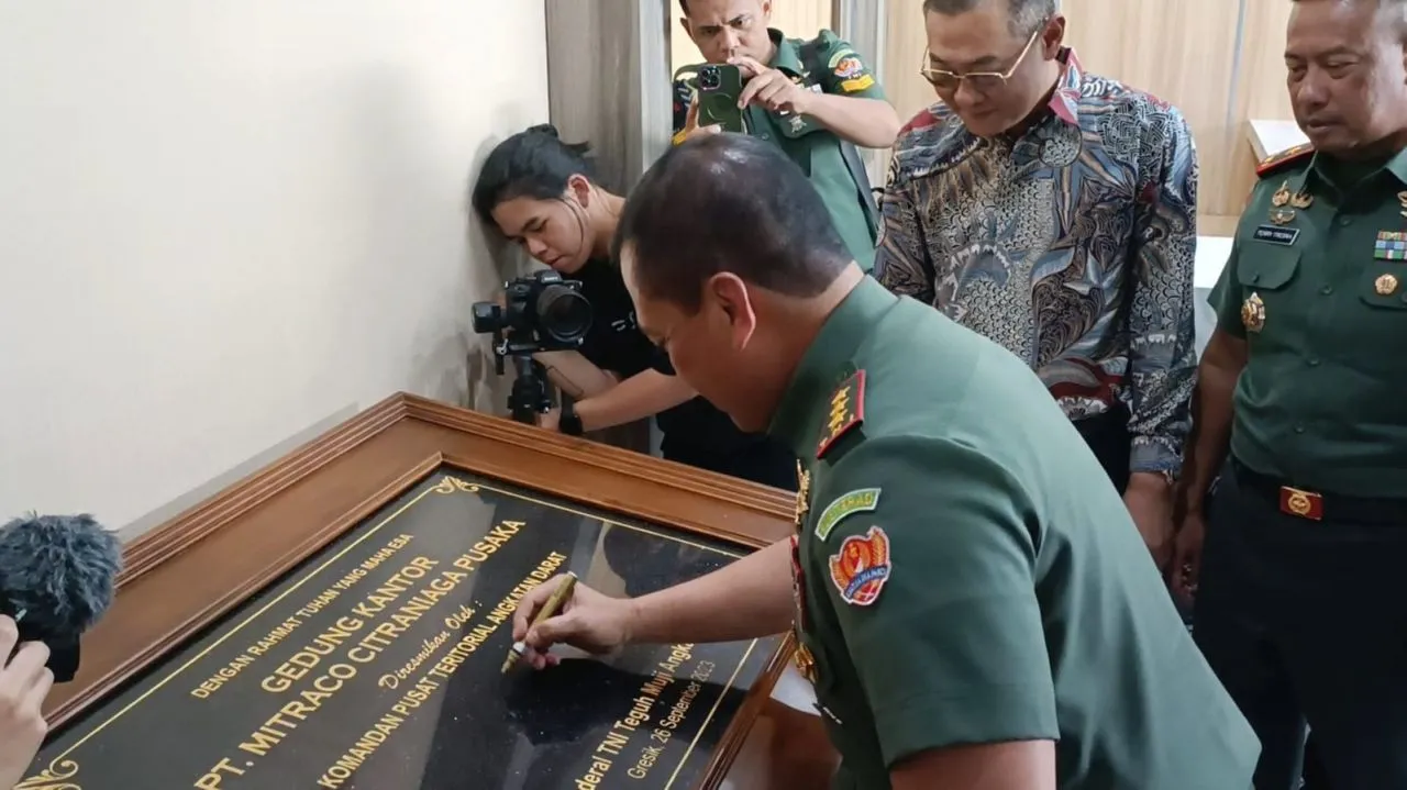 Dandim Gresik Kawal Kunjungan Danpusterad, Resmikan Gedung Kantor Mitraco Citraniaga Pusaka