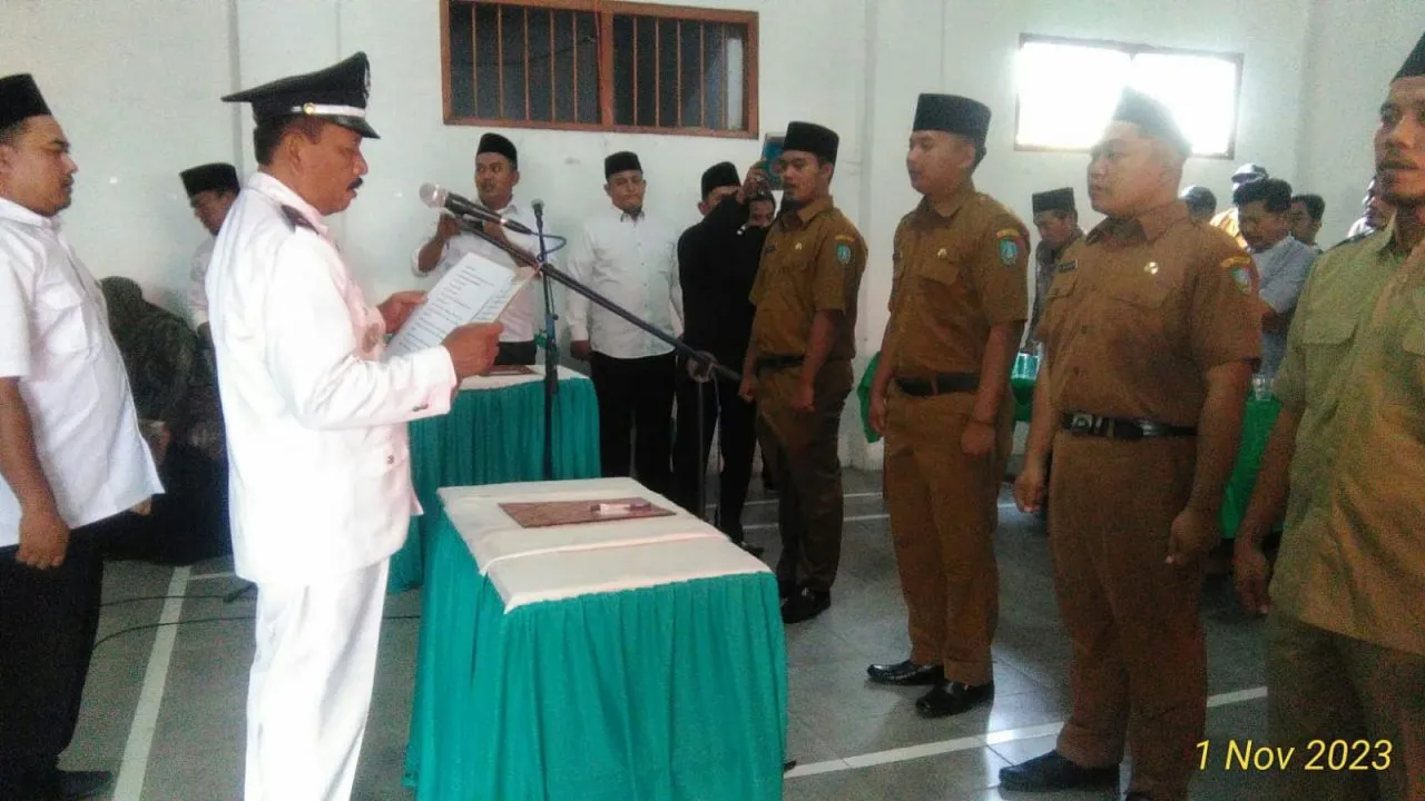 Fuad Lantik dan Ambil Sumpah Jabatan, Empat Perangkat Desa Sumbermulyo