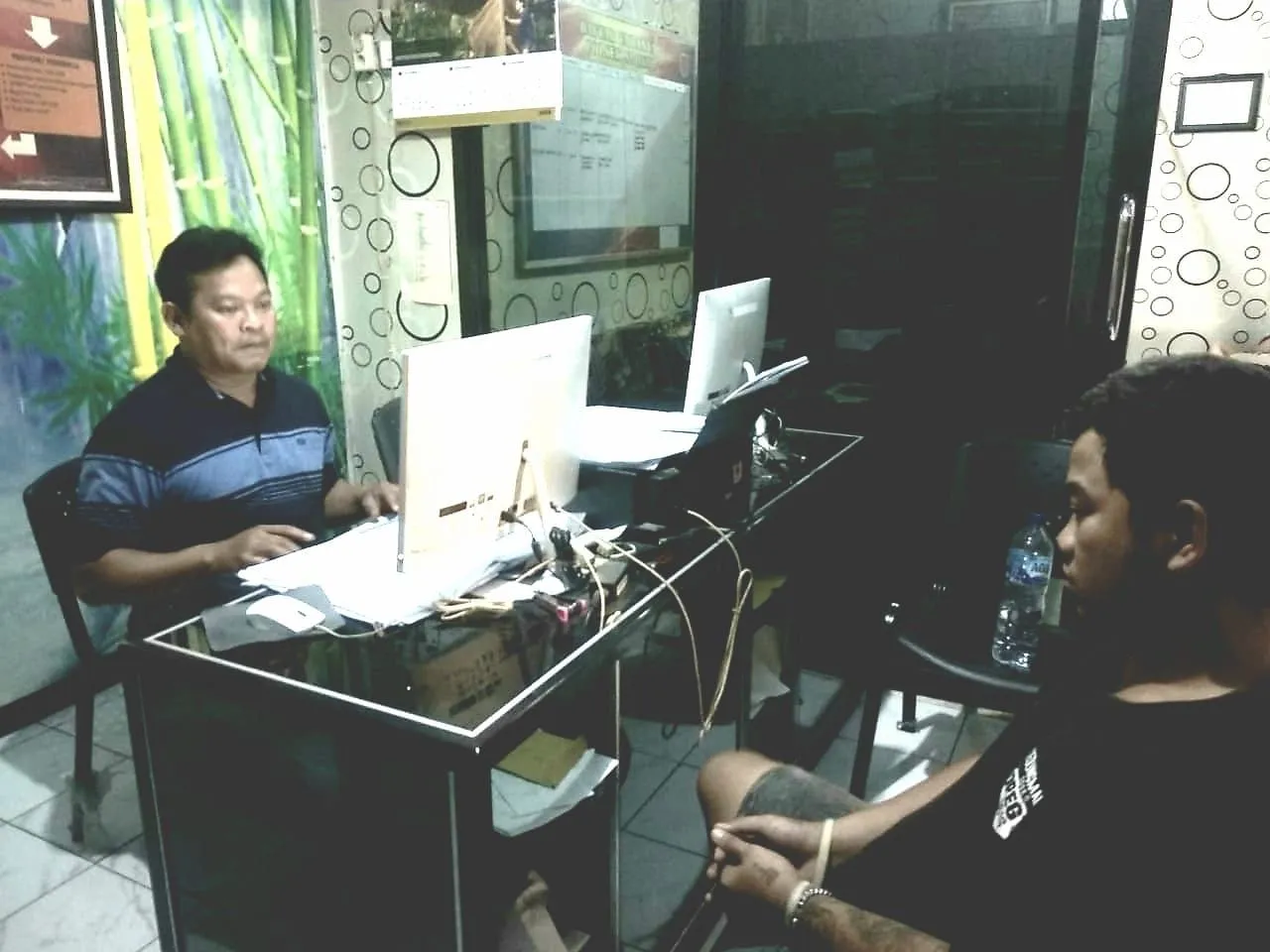 Satu Pelaku Pengeroyokan Petugas PLN Ditangkap Dikosan, Empat Lainnya Masih Buron