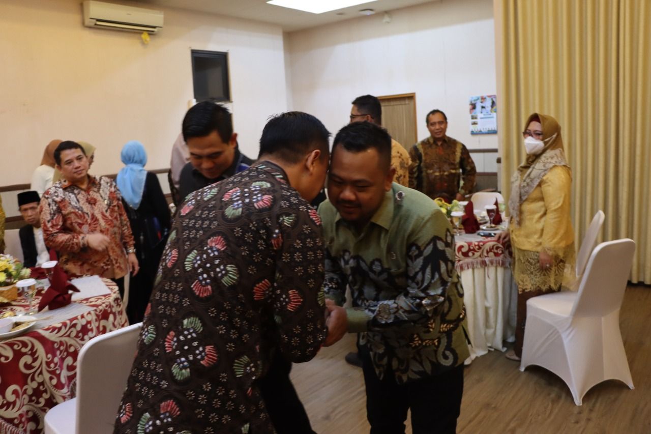 Pisah Kenal Kapolres Gresik AKBP. Nur Aziz dan AKBP Adhitya Panji Anom Di Aula Mandala Bhakti Praja Kantor Bupati Gresik