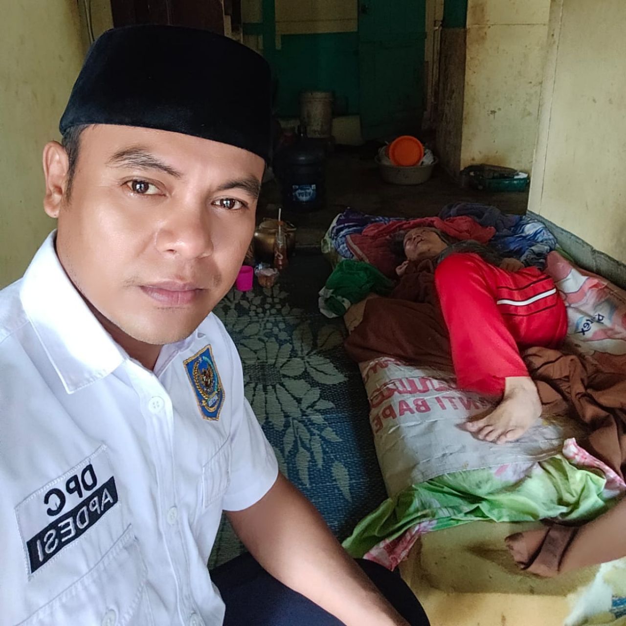 Kades Campaka Yayan Sahrodi, Saat Menjenguk Warganya Yang Sakit Struk