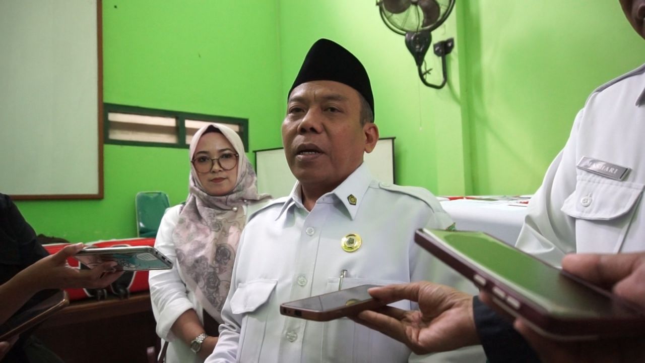 Himbau : Kepala Kemenag Kabupaten Tuban, menghimbau pada para jamaah kloter 18 & 19 agar tidak membawa barang bawaan yang berlebih dan berbahaya