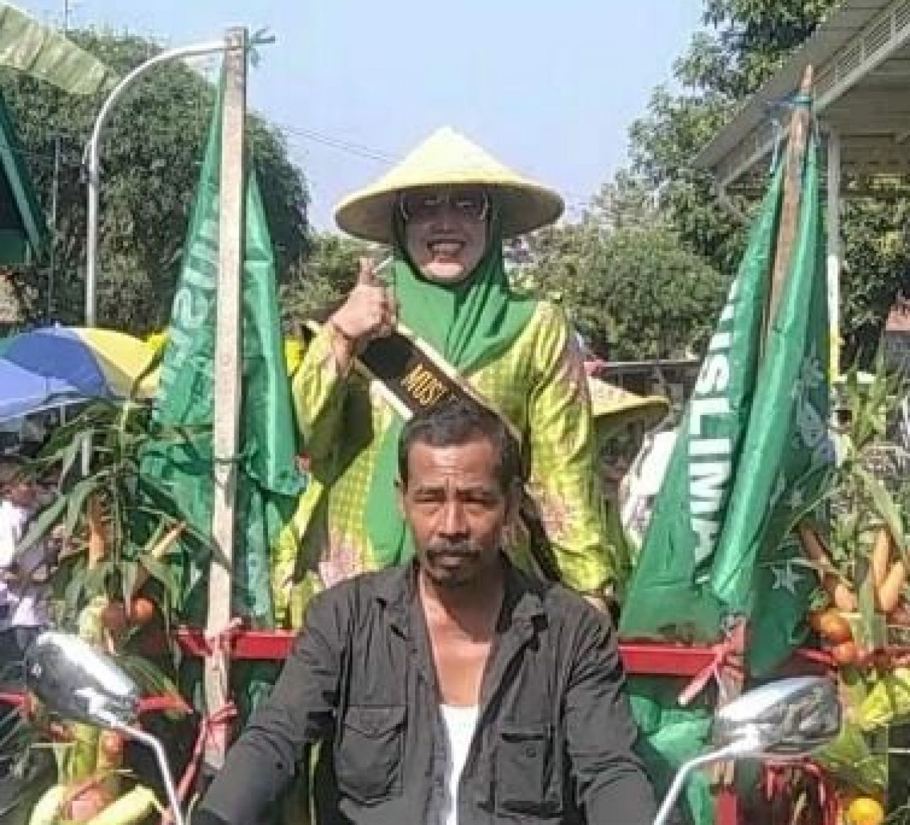 Pawai : Peringati 1 Muharram 1445H, anggota DPRD Kab.Jombang Fraksi PPP Mbak Ifa, Ikuti Pawai ta'aruf bersama warga Desa Sawiji Kecamatan Jogoroto Kabupaten Jombang