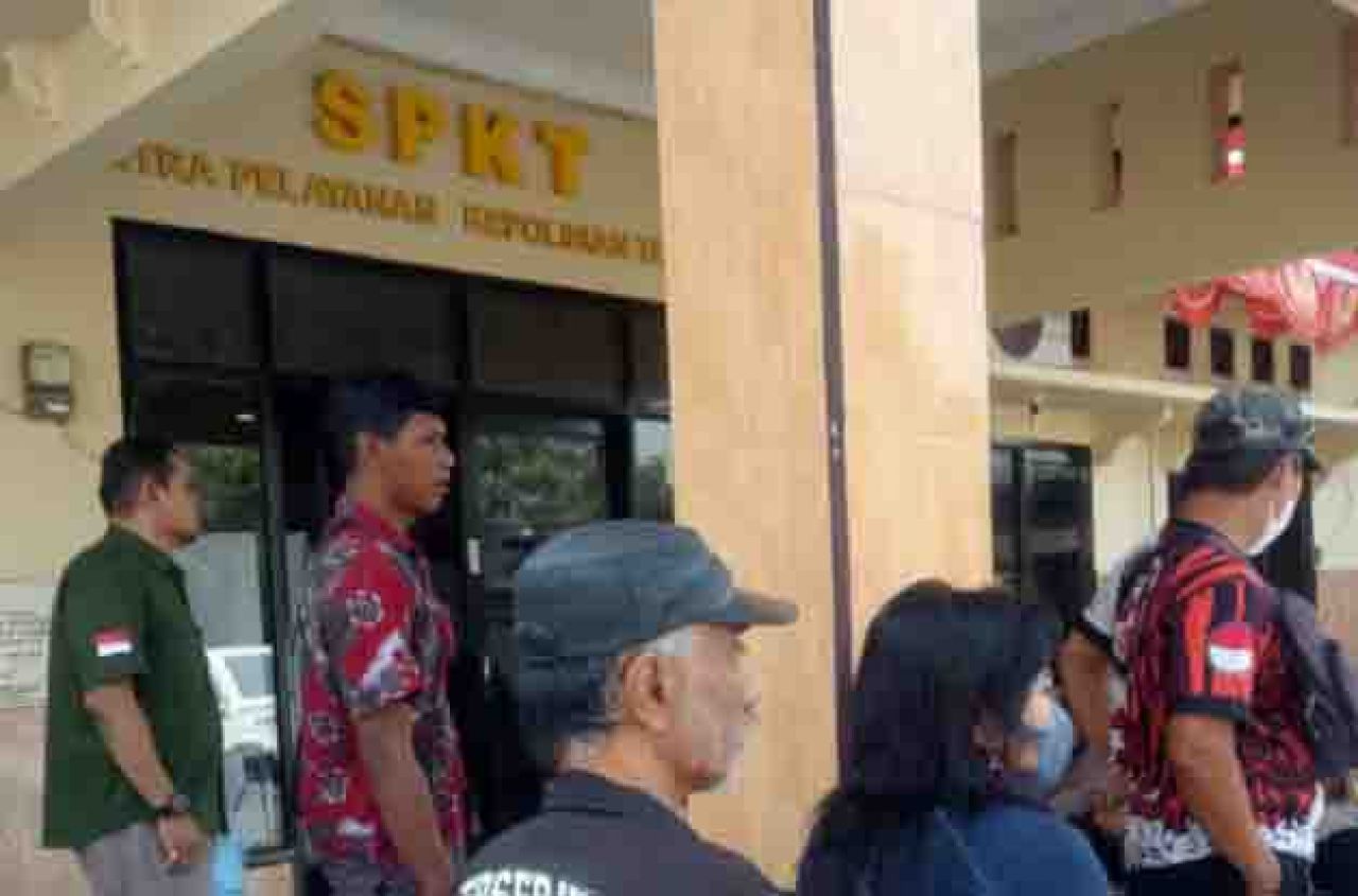 Keluarga pelaku dan korban di Polsek Benowo untuk mengajukan Restorative Justice