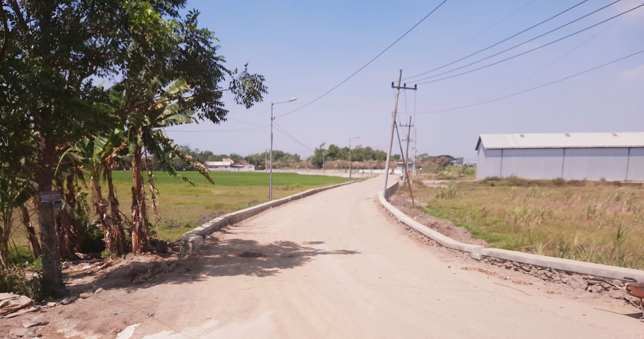 On Progres : Ruas Modopuro-Leminggir dengan total panjang 1.160m dalam tahap urug dan pemadatan